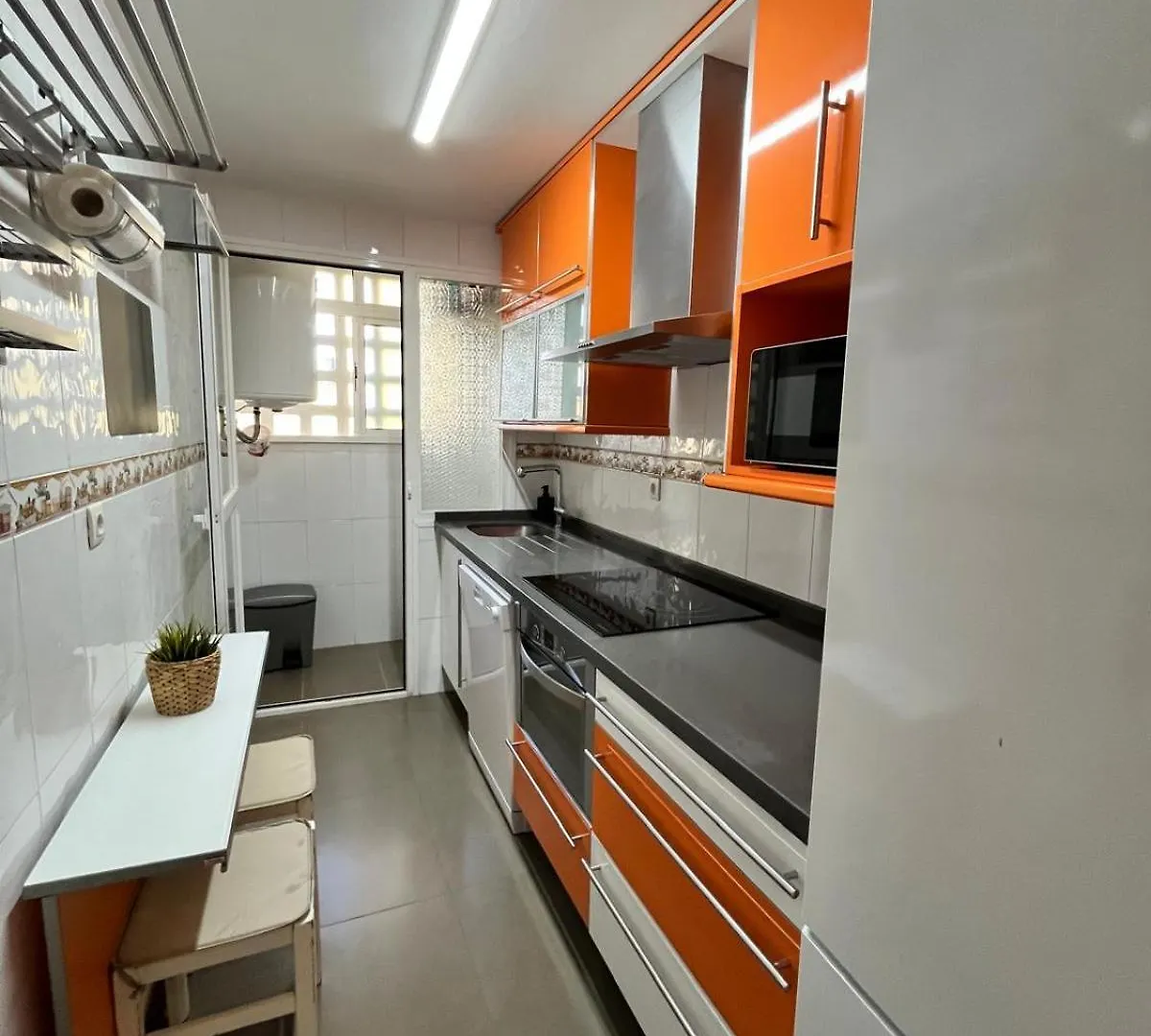 Malaga Prime Location - Stylish Apartment With Free Wifi, Free Parking, Steps From The Historic Center