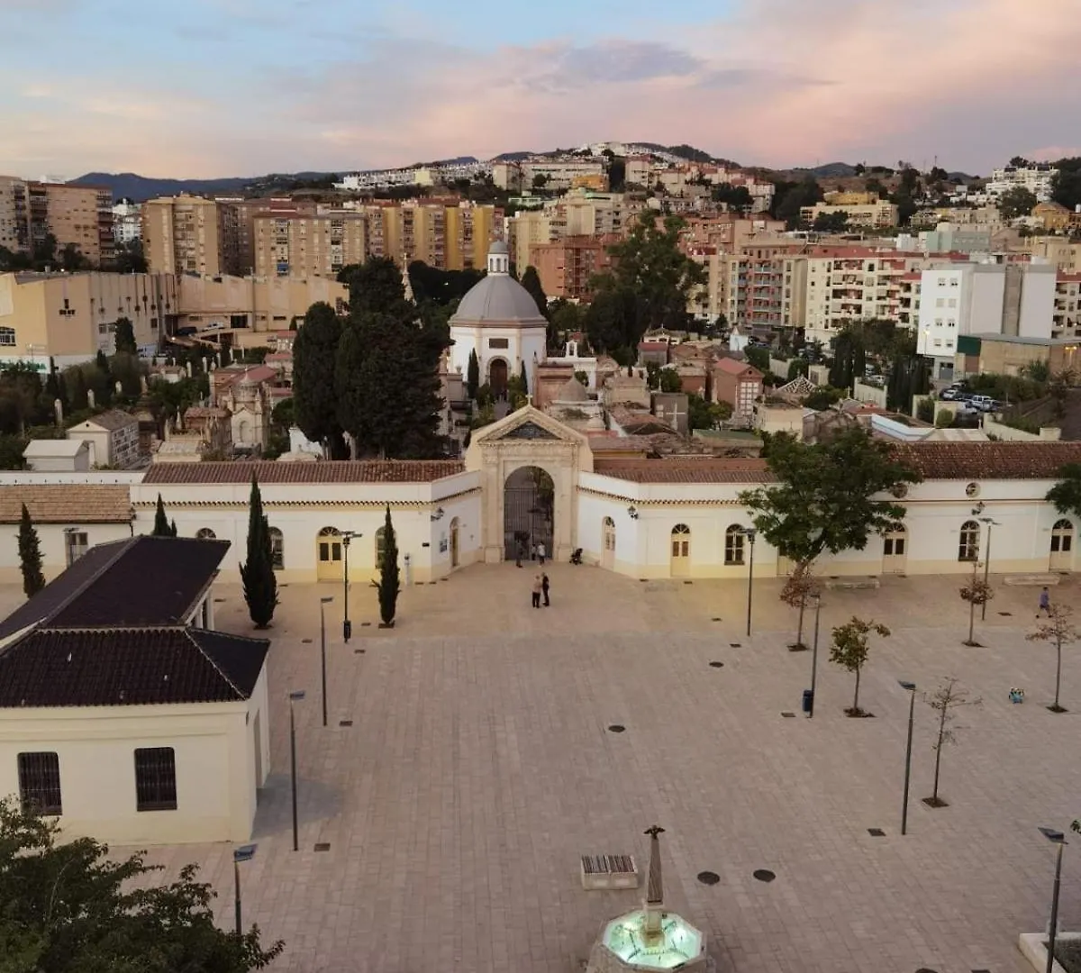 Malaga Prime Location - Stylish Apartment With Free Wifi, Free Parking, Steps From The Historic Center