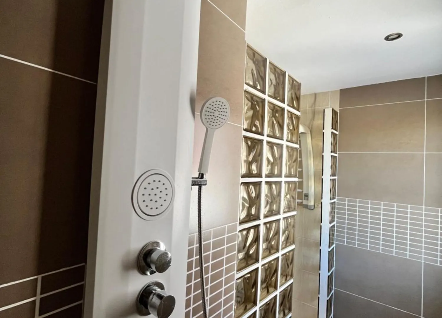 Malaga Prime Location - Stylish Apartment With Free Wifi, Free Parking, Steps From The Historic Center 0*,  Spain
