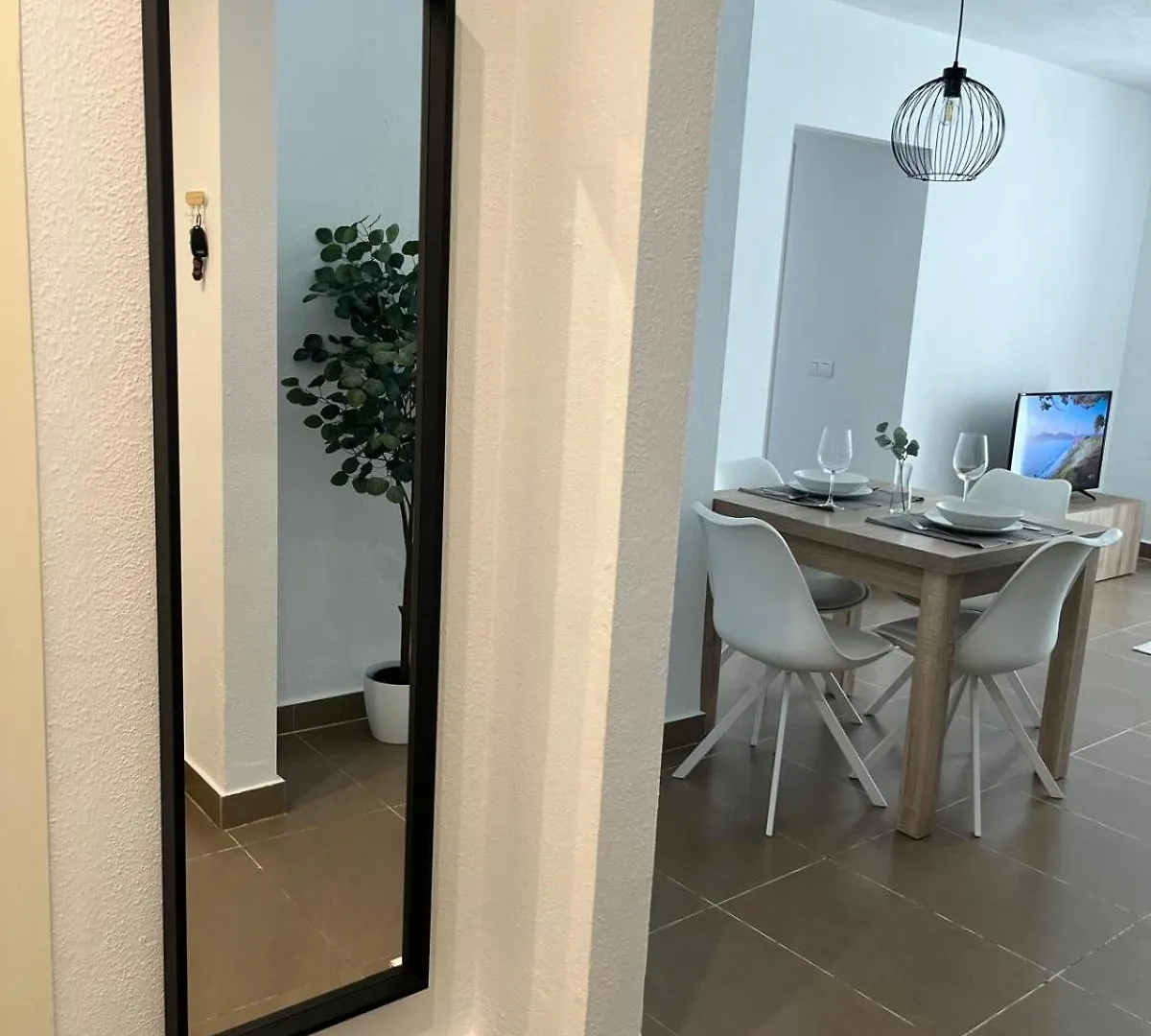 Malaga Prime Location - Stylish Apartment With Free Wifi, Free Parking, Steps From The Historic Center