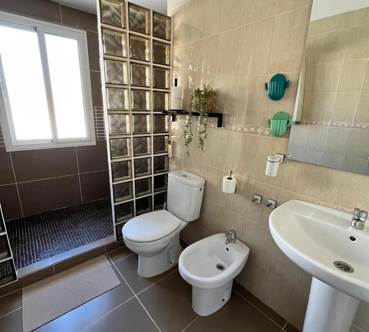 Malaga Prime Location - Stylish Apartment With Free Wifi, Free Parking, Steps From The Historic Center